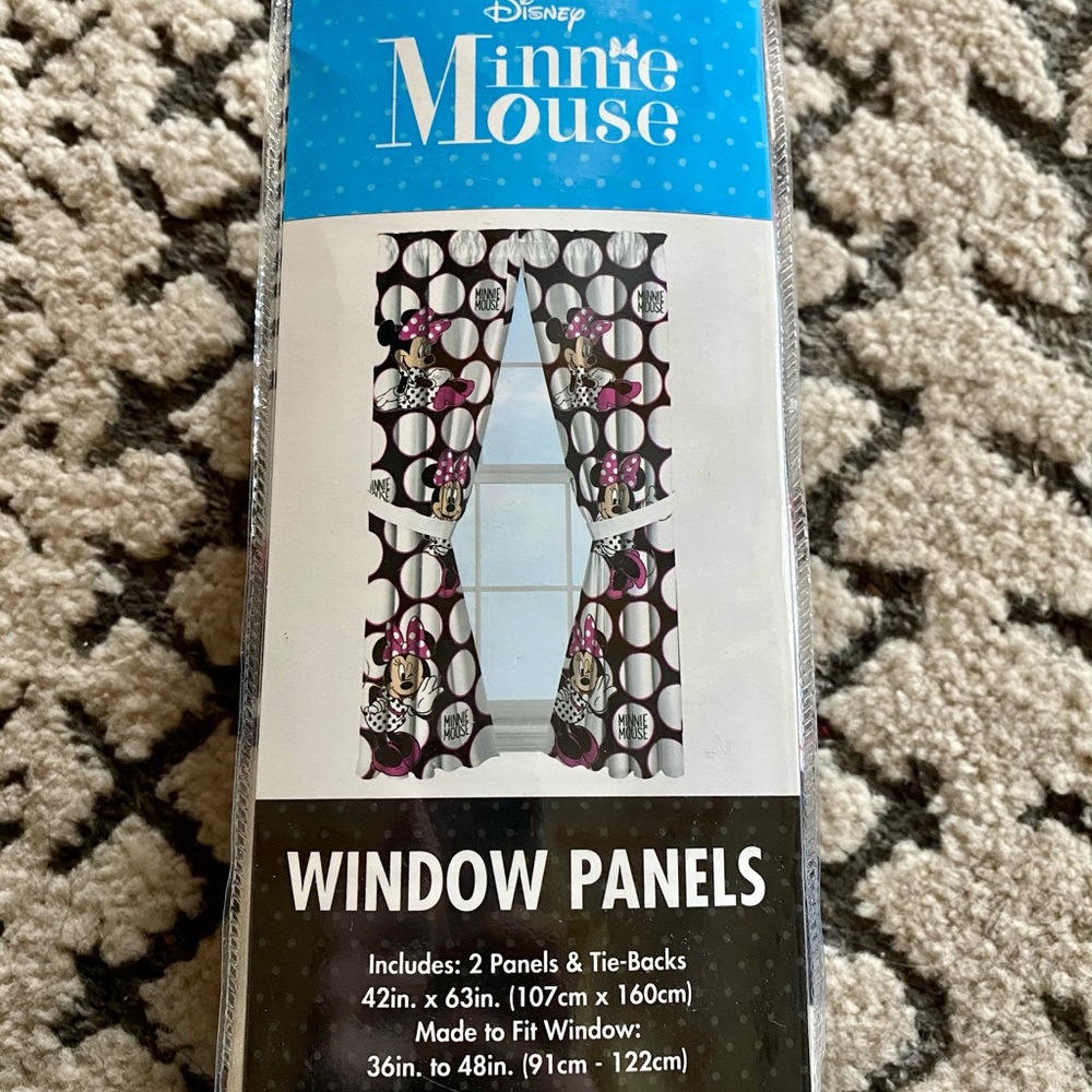 NWT 2 panels Minnie Mouse curtains
